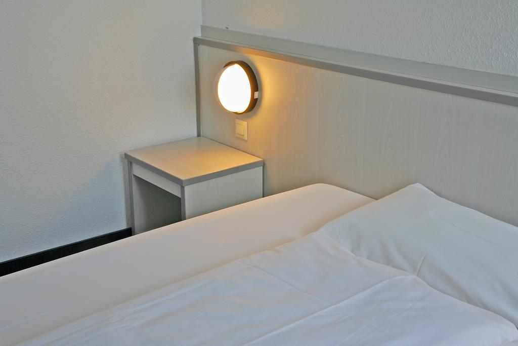 Days Inn Kassel Hessenland Pokoj fotografie