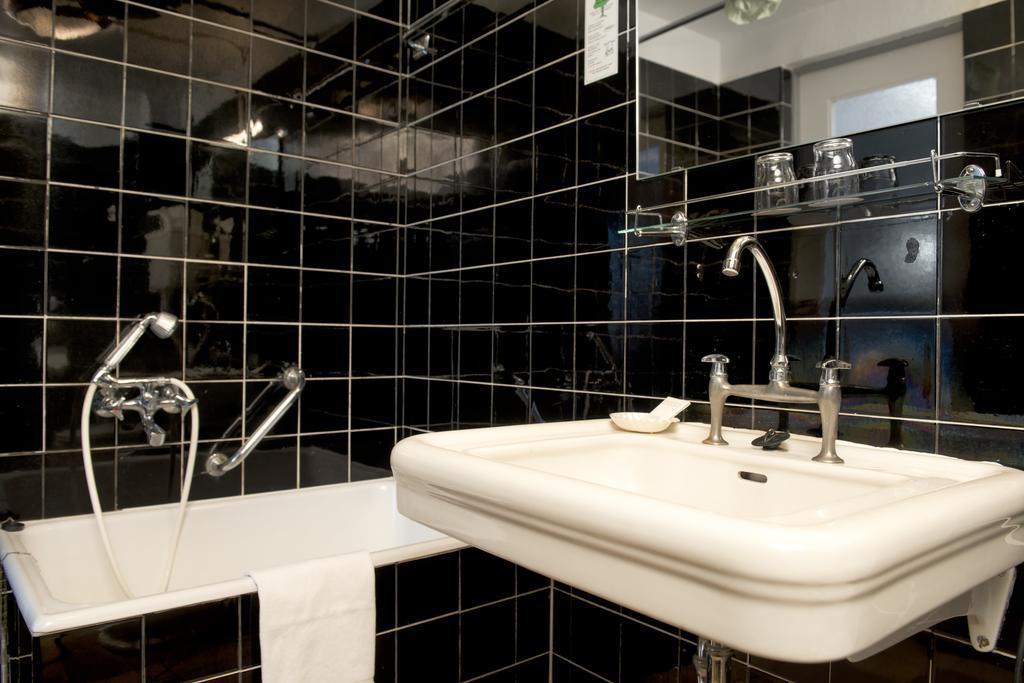 Days Inn Kassel Hessenland Pokoj fotografie