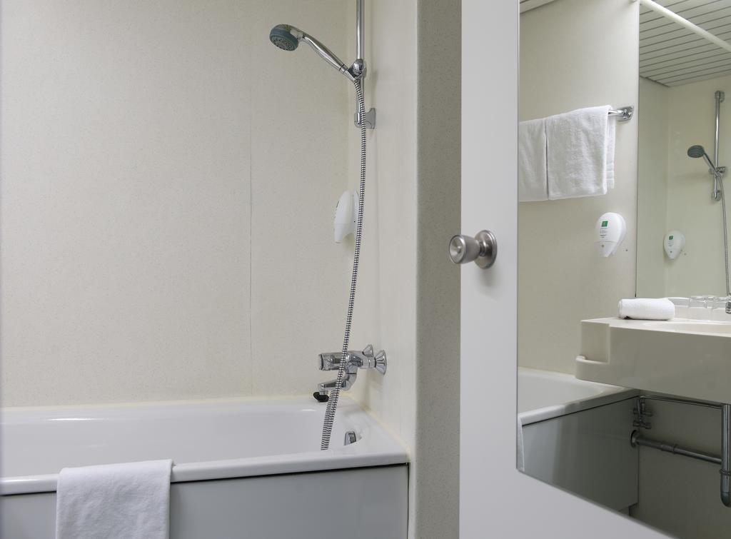 Days Inn Kassel Hessenland Pokoj fotografie